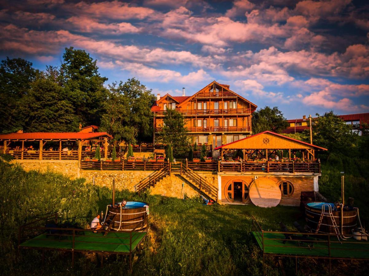 Pensiunea La Maria Hotel Poenari Bagian luar foto