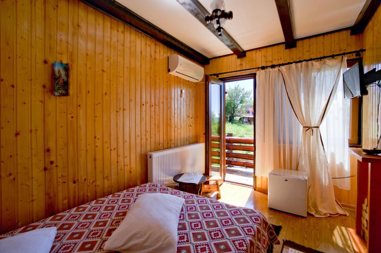Pensiunea La Maria Hotel Poenari Bagian luar foto
