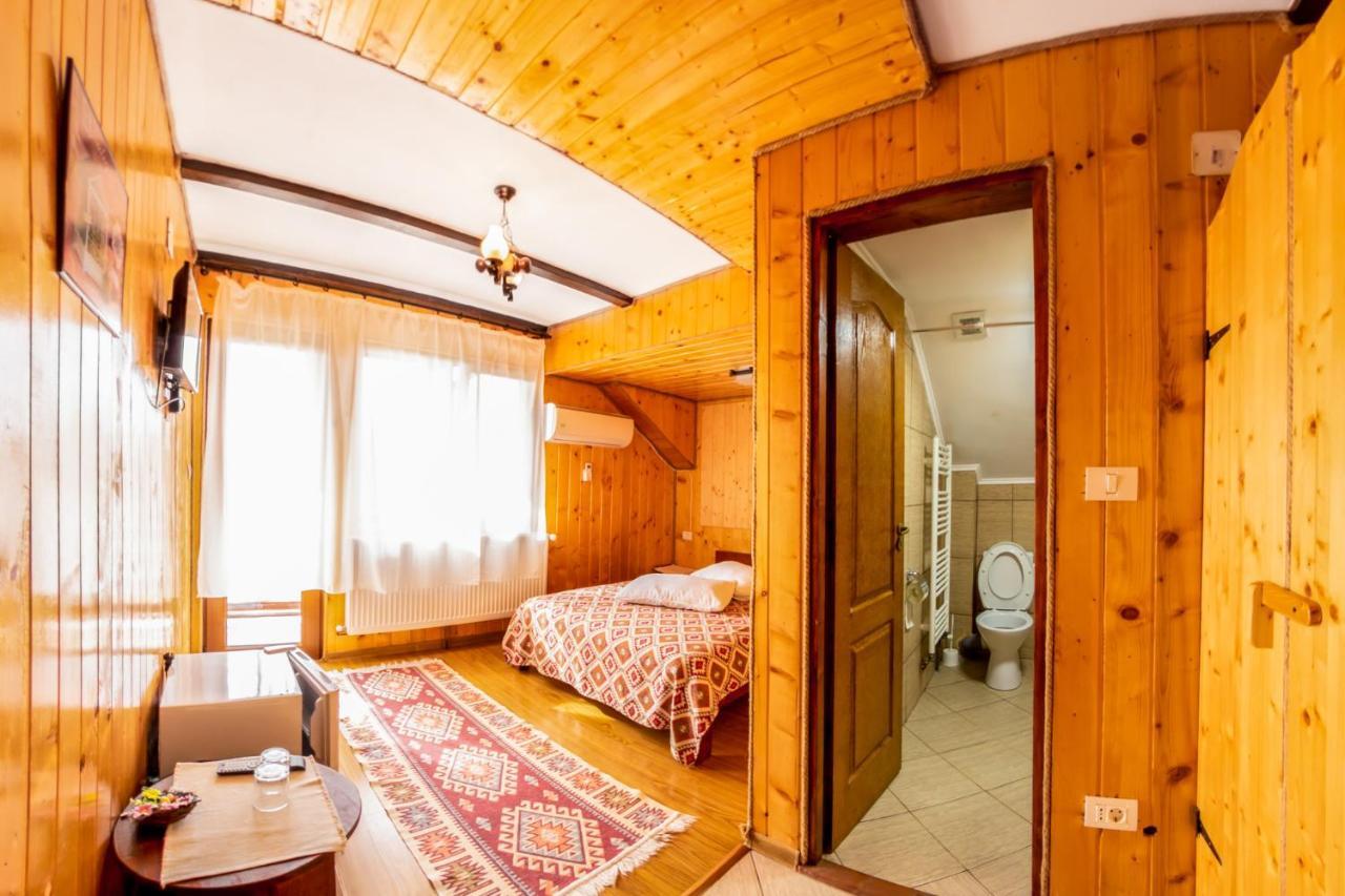 Pensiunea La Maria Hotel Poenari Bagian luar foto
