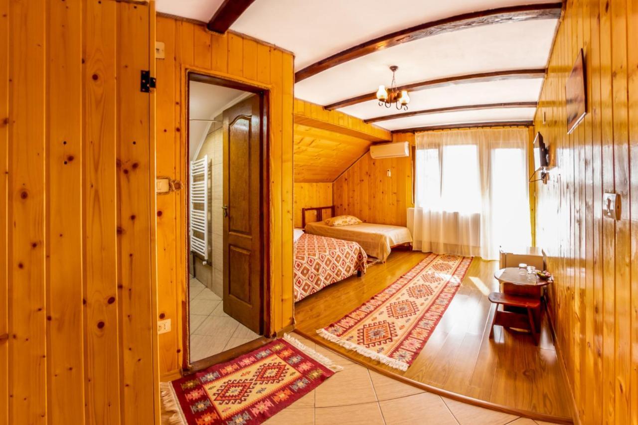 Pensiunea La Maria Hotel Poenari Bagian luar foto