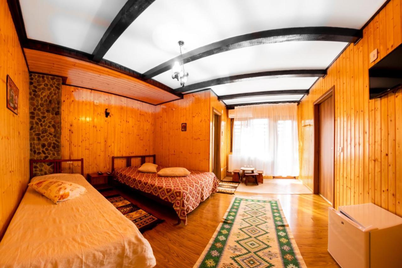 Pensiunea La Maria Hotel Poenari Bagian luar foto