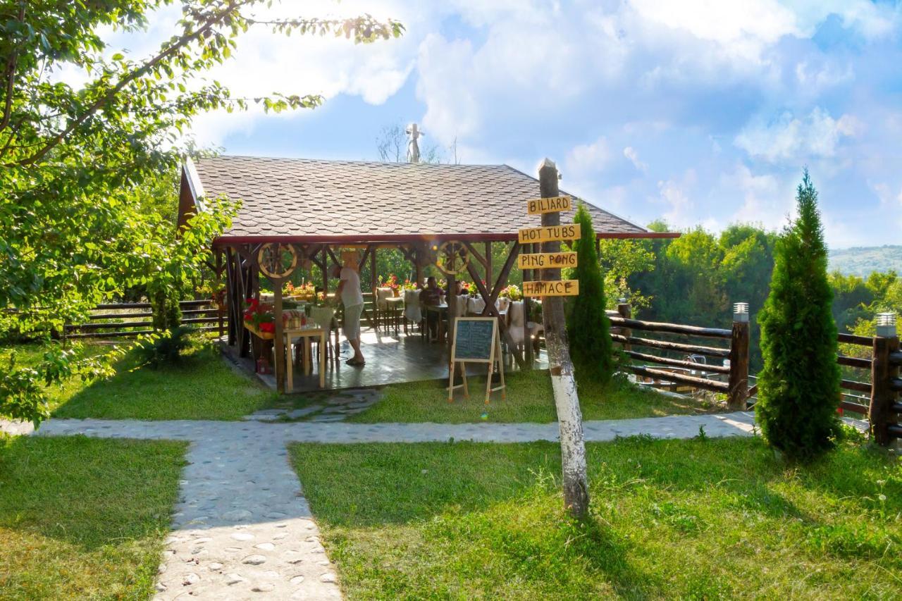 Pensiunea La Maria Hotel Poenari Bagian luar foto
